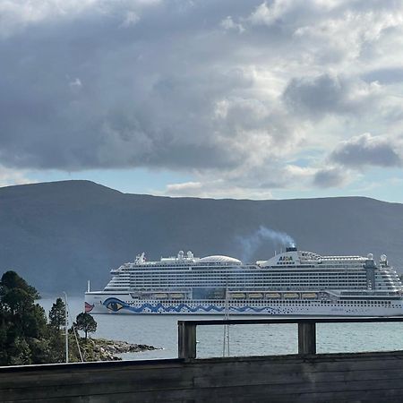Fjord View Apartment In Alesund With Free Parking Exterior photo