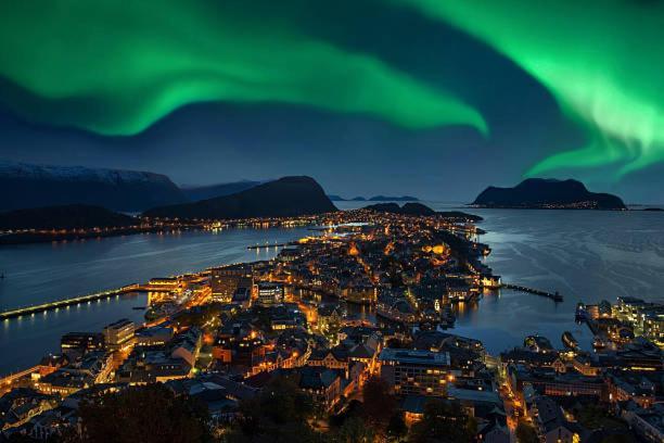 Fjord View Apartment In Alesund With Free Parking Exterior photo